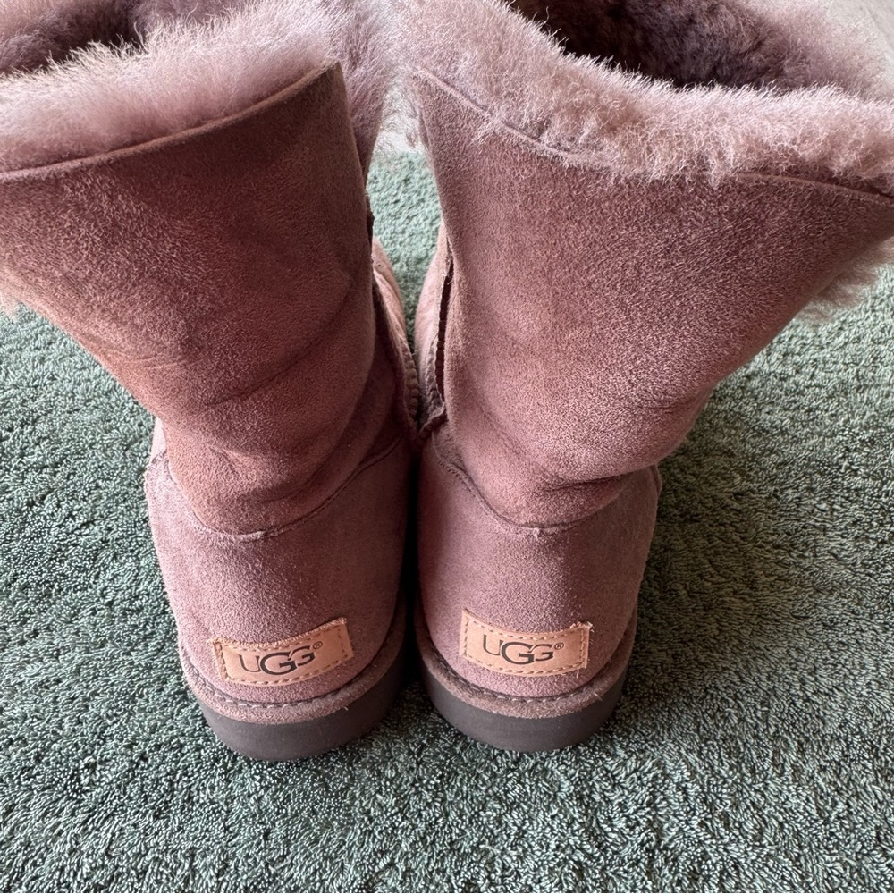 UGG Women's Gray Suede Boots Size 8 - Picture 4 of 8